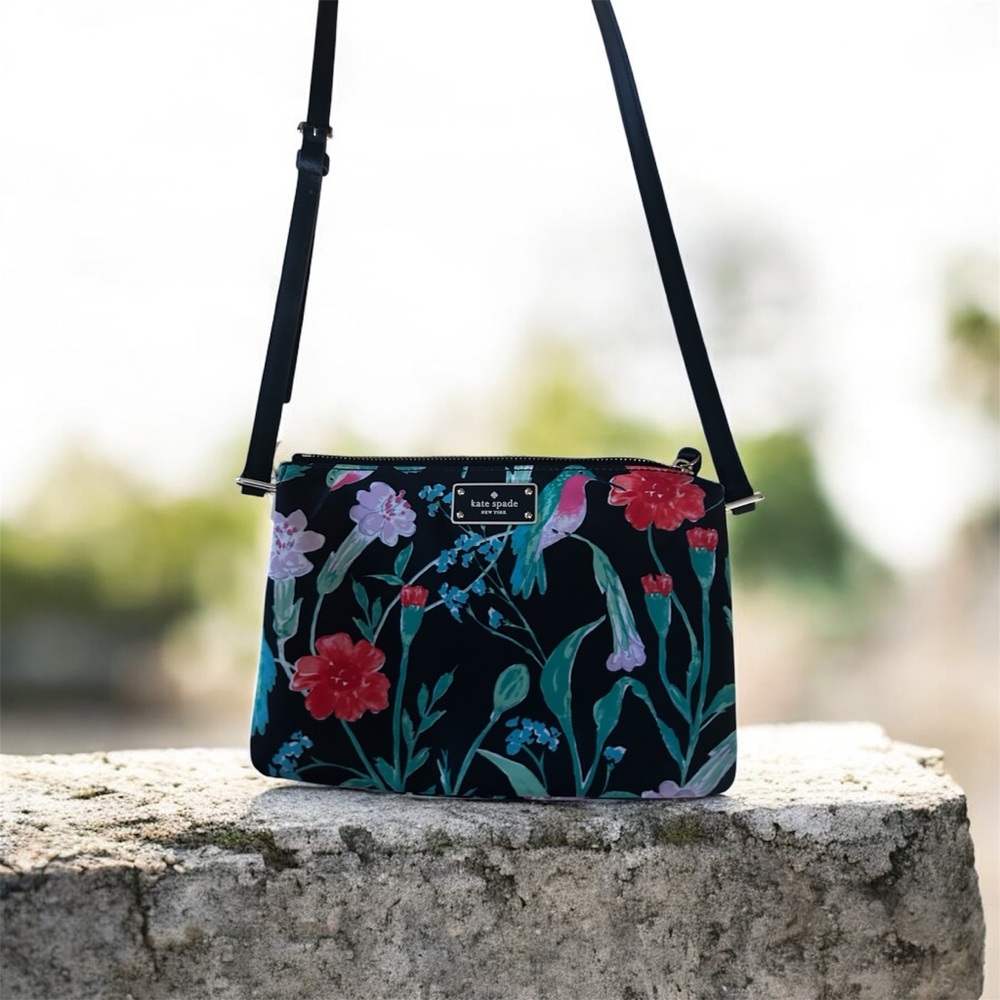 Kate Spade ♠️ Floral Black Crossbody Bag absolutely beautiful bag